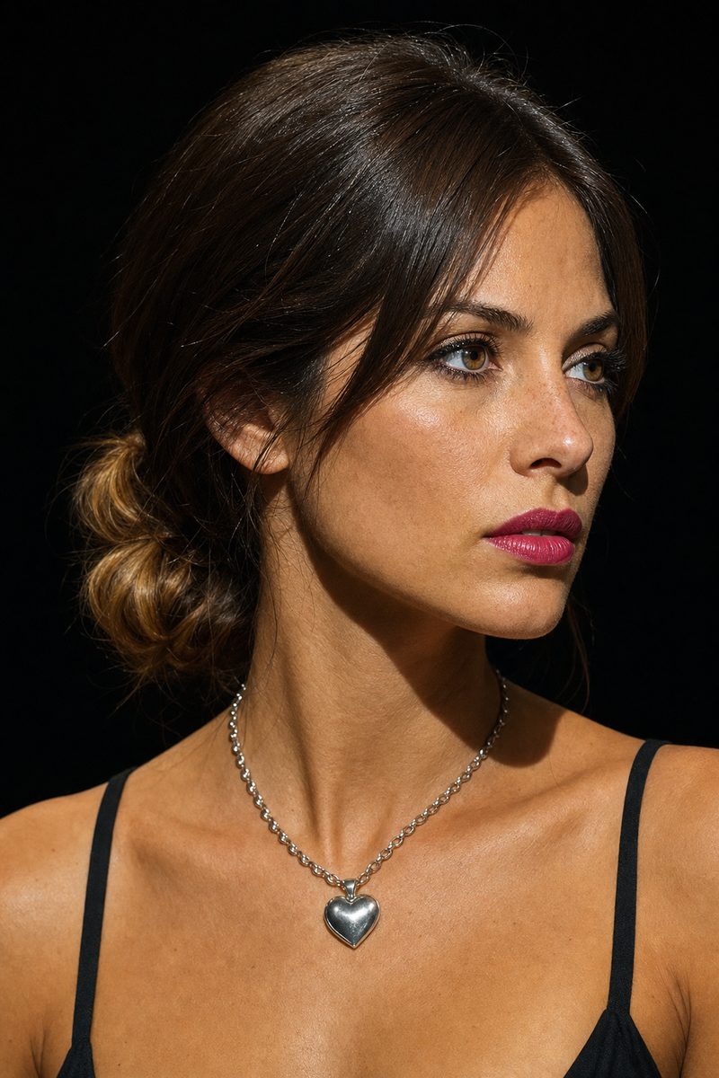 fr7 — face reference, angled